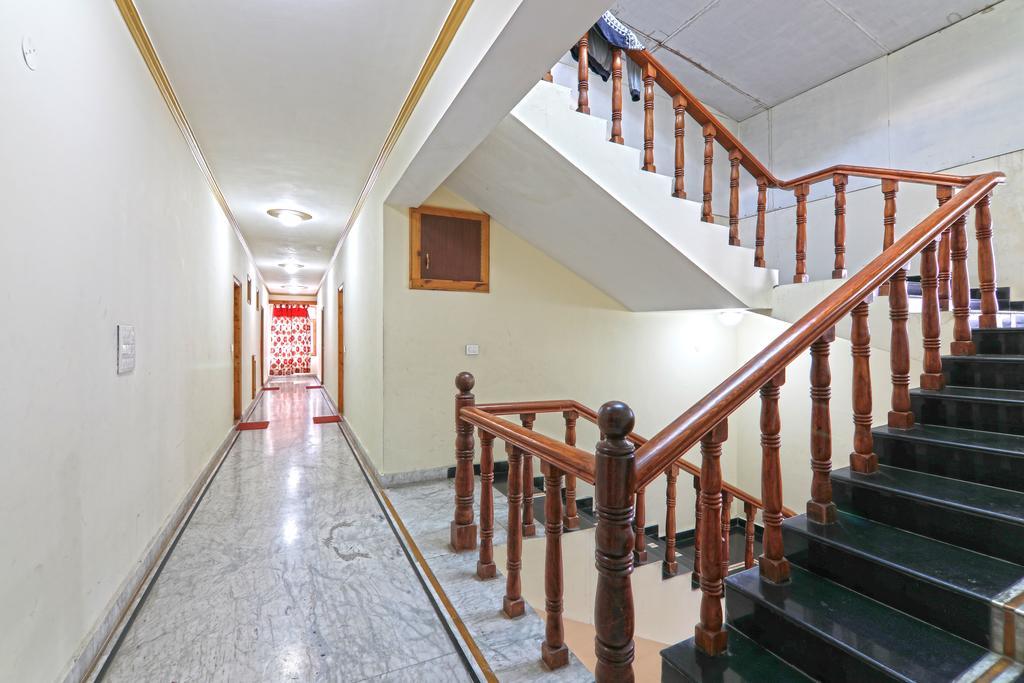 Hotel Prini Inn Manāli Extérieur photo