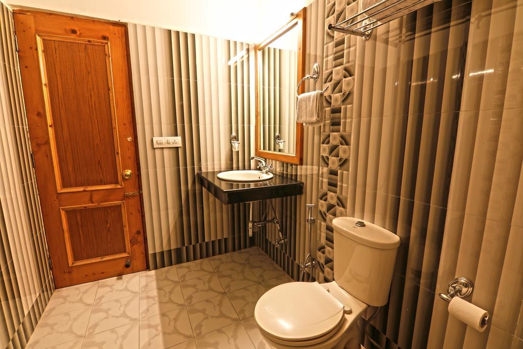Hotel Prini Inn Manāli Extérieur photo
