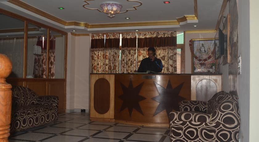 Hotel Prini Inn Manāli Extérieur photo
